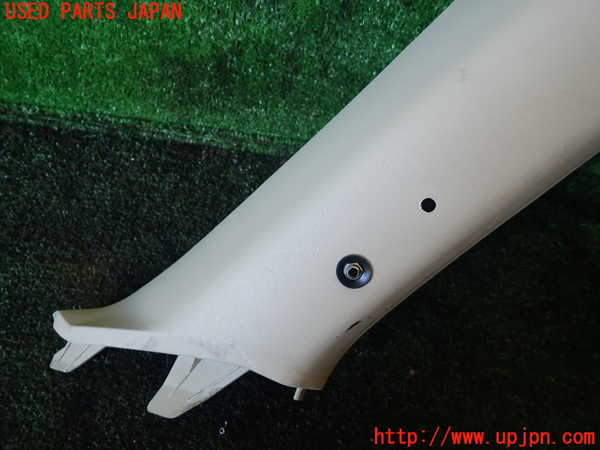 1UPJ-9237127655]パジェロ(V98W)右フロントピラートリム 中古_3