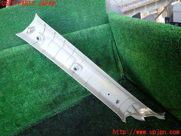 1UPJ-9237127655]パジェロ(V98W)右フロントピラートリム 中古_4
