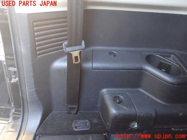 1UPJ-9237127680]パジェロ(V98W)左リアピラートリム 中古_2
