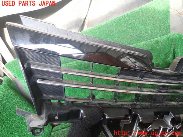 1UPJ-9237131050]ヴォクシー(ノア)(ZRR80W)ラジエターグリル 中古_3