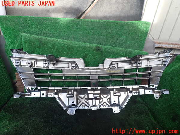 1UPJ-9237131050]ヴォクシー(ノア)(ZRR80W)ラジエターグリル 中古_4