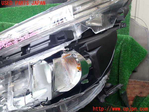 1UPJ-9237131132]ヴォクシー(ノア)(ZRR80W)左ヘッドライト LED (ジャンク品) 中古_2