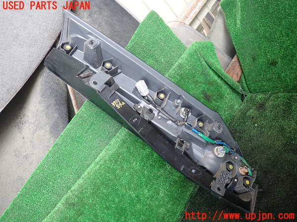 1UPJ-9237131536]ヴォクシー(ノア)(ZRR80W)左テールランプ 中古_2