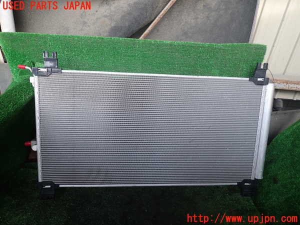 1UPJ-9237136031]ヴォクシー(ノア)(ZRR80W)エアコンコンデンサー1 中古_2