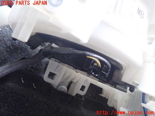 1UPJ-9237136095]ヴォクシー(ノア)(ZRR80W)ブロアファン(ブロアーファン) 中古_2