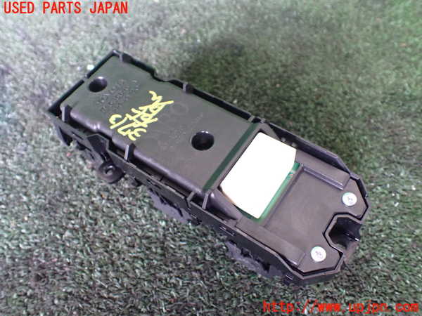1UPJ-9237136240]ヴォクシー(ノア)(ZRR80W)右前パワーウィンドウスイッチ 中古_2