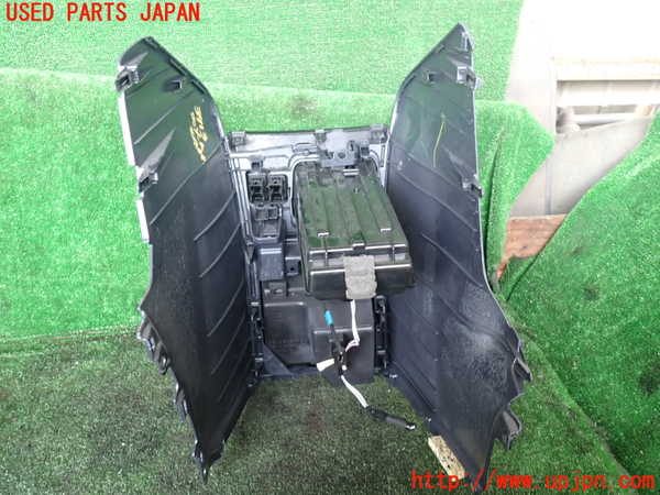 1UPJ-9237137549]ヴォクシー(ノア)(ZRR80W)コンソール 中古_3