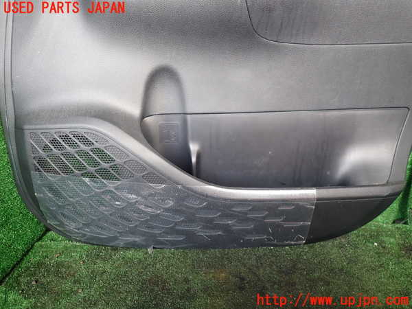 1UPJ-9237131234]ヴォクシー(ノア)(ZRR80W)右前ドア内張り 中古_3