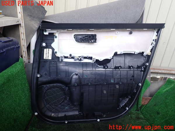 1UPJ-9237131264]ヴォクシー(ノア)(ZRR80W)左前ドア内張り 中古_4