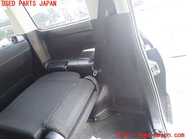 1UPJ-9237137675]ヴォクシー(ノア)(ZRR80W)右リアピラートリム 中古_4