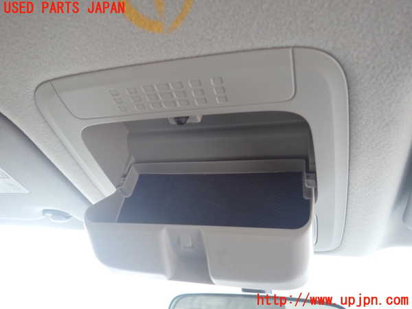 1UPJ-9237136411]ヴォクシー(ノア)(ZRR80W)ルームランプ1 (1列目真中) 中古_2
