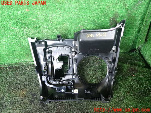 1UPJ-9237137691]ヴォクシー(ノア)(ZRR80W)内装トリム類1 中古_3