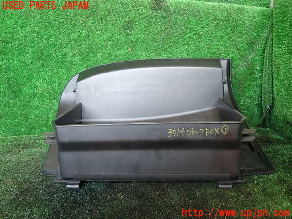 1UPJ-9237147516]インプレッサ WRX-STi(GRB)グローブボックス1 中古_4