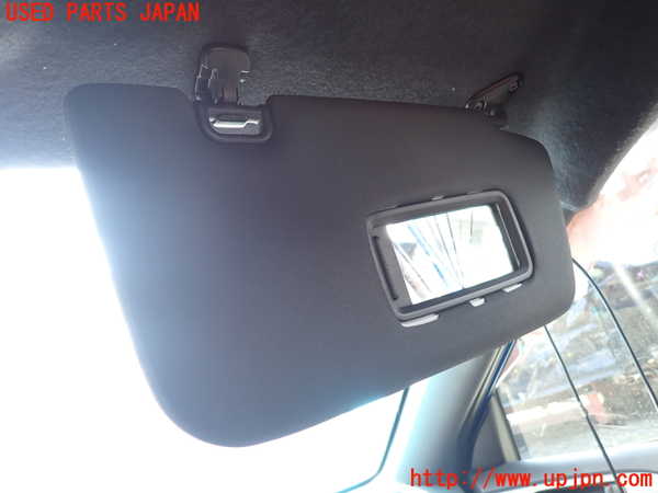 1UPJ-9237147625]インプレッサ WRX-STi(GRB)室内サンバイザー右側 ジャンク_3