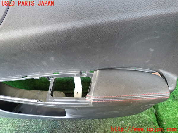 1UPJ-9237141234]インプレッサ WRX-STi(GRB)右前ドア内張り ジャンク_4
