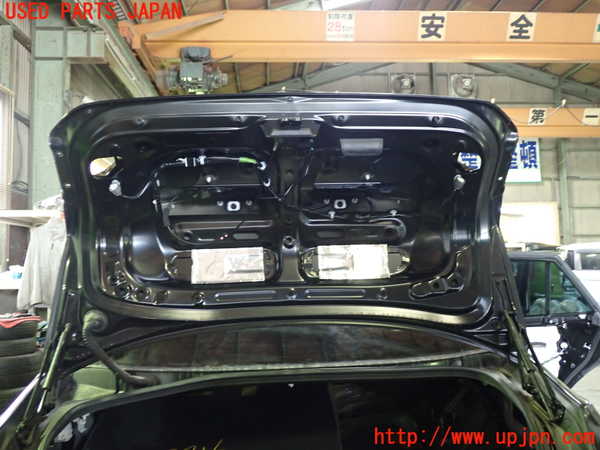1UPJ-9237161500]クラウン ハイブリッド(AZSH20)トランク 中古_3