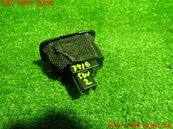 1UPJ-9237166307]クラウン ハイブリッド(AZSH20)スイッチ2 (トランク) 中古_2