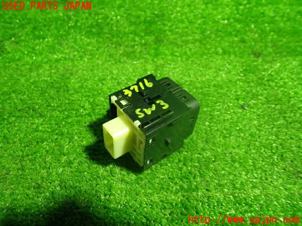 1UPJ-9237166308]クラウン ハイブリッド(AZSH20)スイッチ3 (ODO TRIP、オートハイビーム) 中古_2