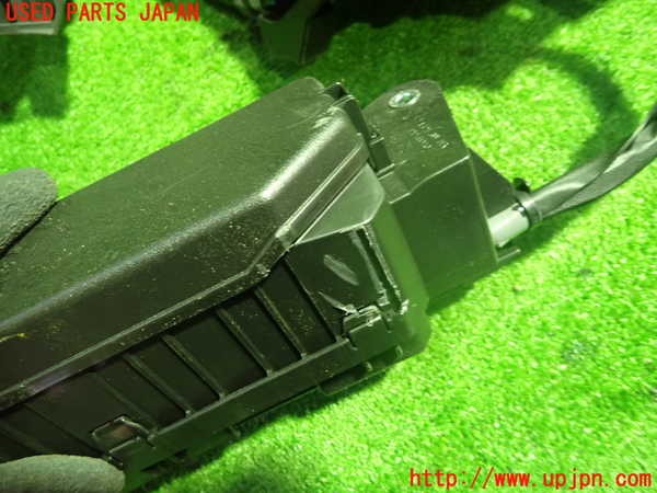 1UPJ-9237166741]クラウン ハイブリッド(AZSH20)ヒューズボックス1 中古_4