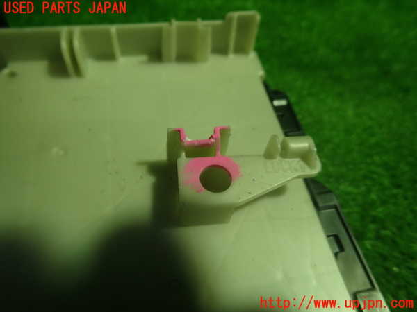 1UPJ-9237166743]クラウン ハイブリッド(AZSH20)ヒューズボックス3 中古_2