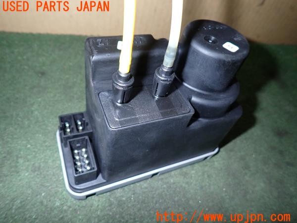 3UPJ=9237170527]ベンツ C180(202028 W202)純正 2028002248 ドアロックアクチュエーター セントラルポンプ 中古_3