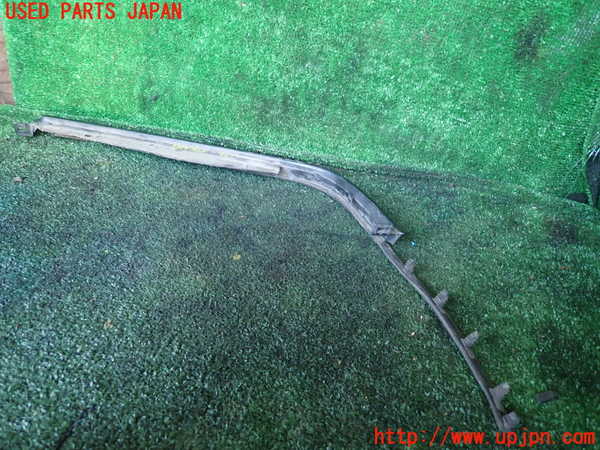 1UPJ-9237171140]ベンツ C280 W202(202028)右ヘッドライトリム 中古_2