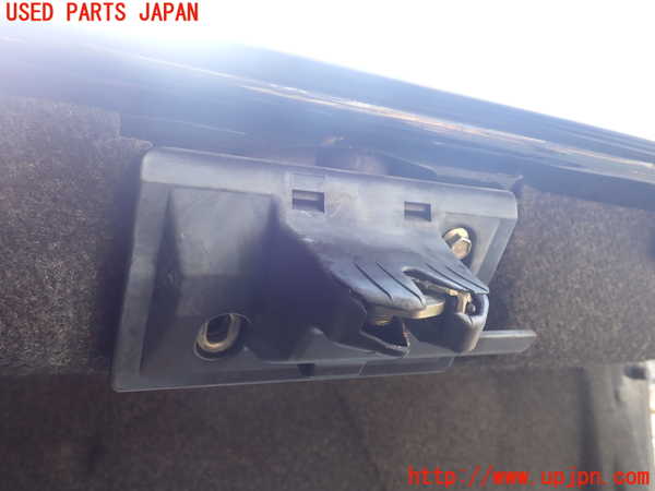 1UPJ-9237171500]ベンツ C280 W202(202028)トランク 中古_4