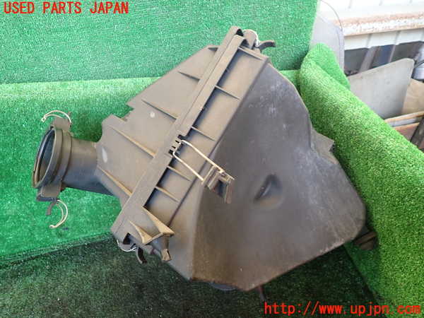 1UPJ-9237172560]ベンツ C280 W202(202028)エアクリーナーボックス 中古_2
