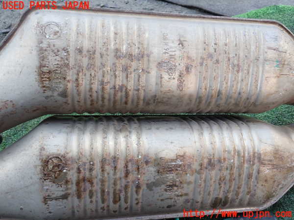 1UPJ-9237172661]ベンツ C280 W202(202028)触媒1 中古_4