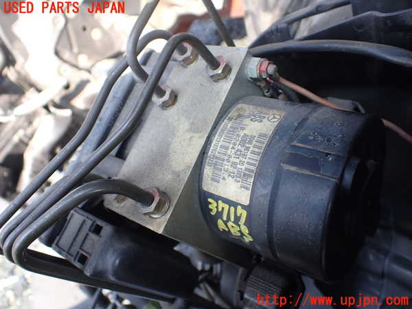 1UPJ-9237174040]ベンツ C280 W202(202028)ABSアクチュエーター 中古_2