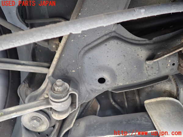 1UPJ-9237175295]ベンツ C280 W202(202028)リアメンバー 中古_4