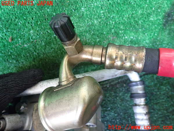 1UPJ-9237176025]ベンツ C280 W202(202028)エアコンコンプレッサー 中古_4