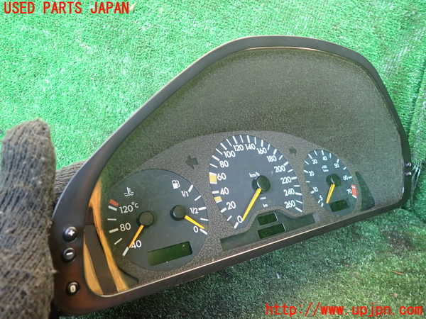 1UPJ-9237176170]ベンツ C280 W202(202028)スピードメーター 中古_2