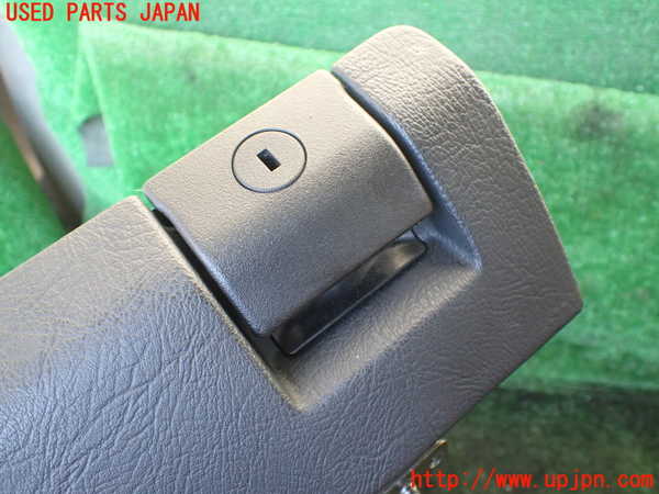 1UPJ-9237177516]ベンツ C280 W202(202028)グローブボックス1 中古_2