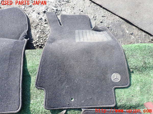 1UPJ-9237177800]ベンツ C280 W202(202028)フロアマット 中古_2