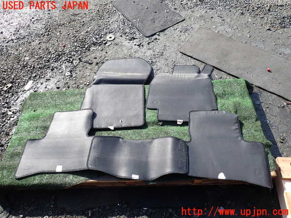 1UPJ-9237177800]ベンツ C280 W202(202028)フロアマット 中古_5