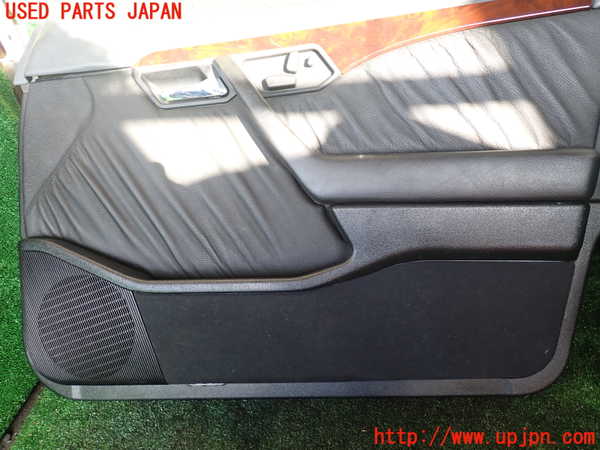 1UPJ-9237171234]ベンツ C280 W202(202028)右前ドア内張り 中古_3