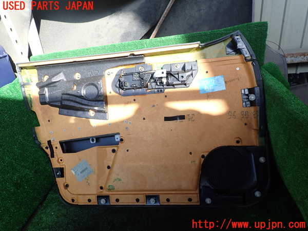 1UPJ-9237171234]ベンツ C280 W202(202028)右前ドア内張り 中古_4