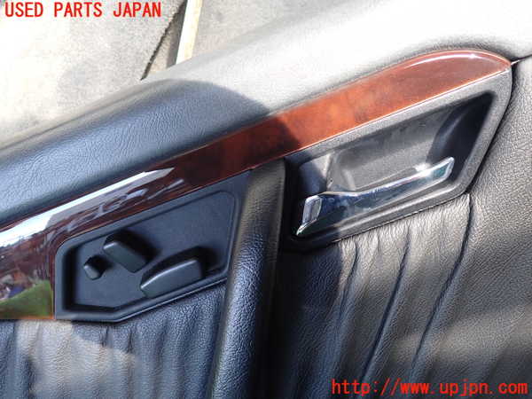 1UPJ-9237171264]ベンツ C280 W202(202028)左前ドア内張り 中古_2
