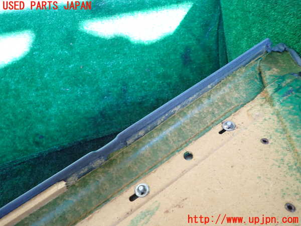 1UPJ-9237171324]ベンツ C280 W202(202028)左後ドア内張り 中古_5