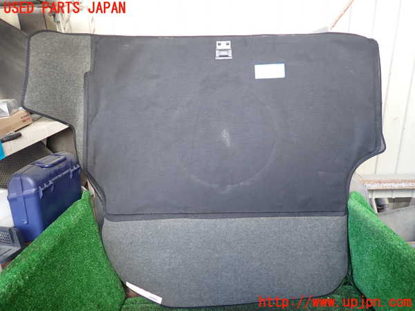 1UPJ-9237177771]ベンツ C280 W202(202028)ラゲッジトレイ1 中古_2