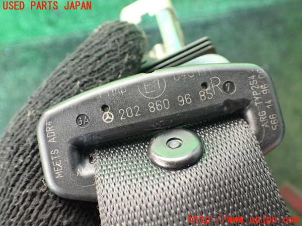 1UPJ-9237177045]ベンツ C280 W202(202028)運転席シートベルト 中古_3
