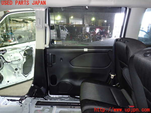 1UPJ-9237181290]セレナ e-POWER(HFC27)右後ドア 中古(43R-00150 M2L3)_5