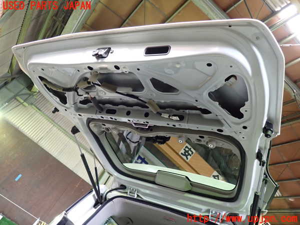 1UPJ-9237181566]セレナ e-POWER(HFC27)バックドア リアゲート ハッチ 中古(43R-007981 M28Q8)_4