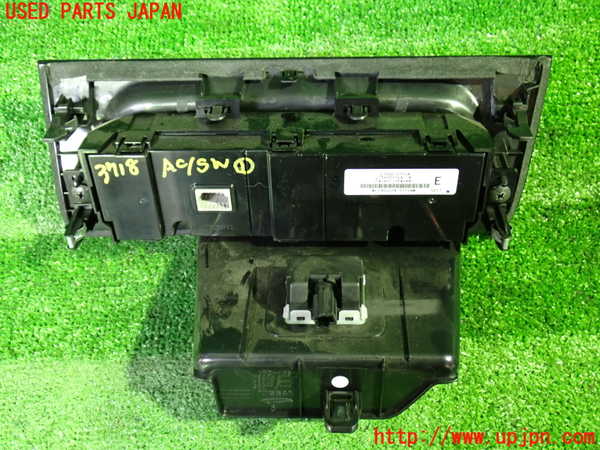 1UPJ-9237186066]セレナ e-POWER(HFC27)エアコンスイッチ1 中古_2