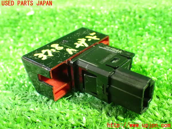 1UPJ-9237186290]セレナ e-POWER(HFC27)ハザードスイッチ 中古_2