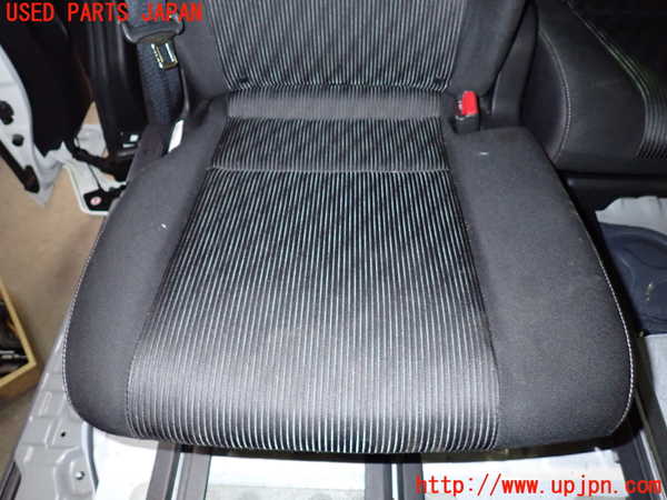 1UPJ-9237187145]セレナ e-POWER(HFC27)右2列目シート 中古_3