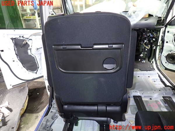 1UPJ-9237187175]セレナ e-POWER(HFC27)左2列目シート 中古_4
