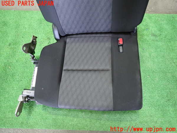 1UPJ-9237187235]セレナ e-POWER(HFC27)右3列目シート 中古_3