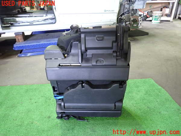 1UPJ-9237187235]セレナ e-POWER(HFC27)右3列目シート 中古_5
